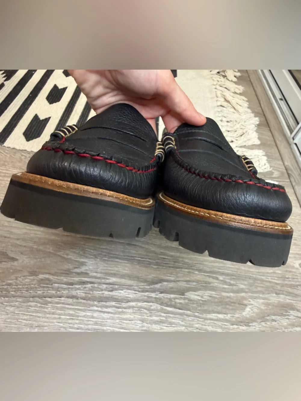 Weejuns GH Bass Larson Whipstitch Lug Loafer Sz 9.5D Black Grain Leather Slip On